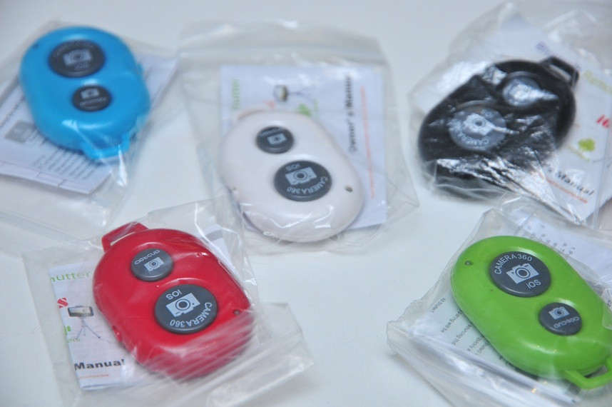 1шт Bluetooth пульт ДК спускова кнопка IOS Android для селфі блютуз 5 кольорів remote shutter, фото 1