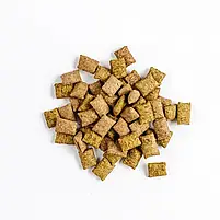 Ласощі для кішок Savory Snack Chicken and Cheese 60 г подушечки з куркою та сиром, фото 3