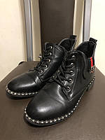 Женские ботинки черные 37 розмер Gukkcr б/у фото