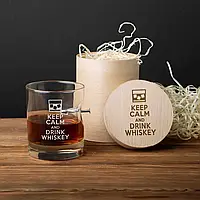 Стакан с гвоздем "Keep calm and drink whiskey", английский, Тубус из шпона