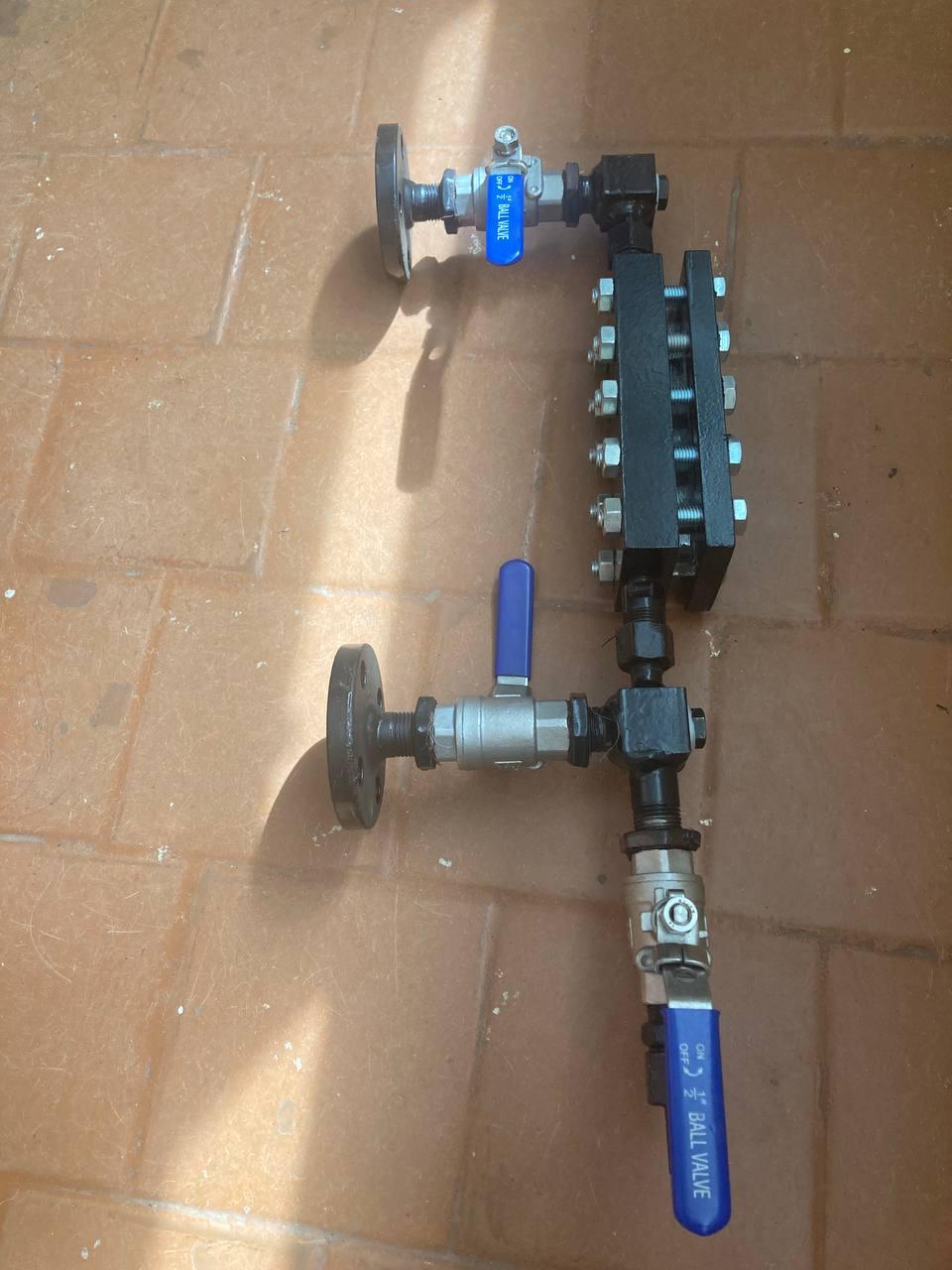 Покажчик рівня сталевий набірний з фланцевими запірними кранами, рамка №2, фото 1