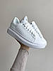 Жіночі кросівки Alexander McQueen White Взуття Олександр Макквін білі шкіряні модні кеди, фото 2