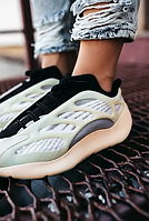 Жіночі кросівки Adidas Yeezy Boost 700 V3 Azael (Адидас Изи Буст) Адідас ізі буст 700 Азаєл бежеві з білим 37
