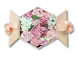 Подарунковий набір троянди з мила в коробці квіткова композиція 24х24 см Forever рожевий