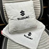 Плед і подушка в автомобільний салон з логотипом Suzuki, фото 2