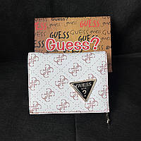 Женский компактный кошелёк Guess белого цвета