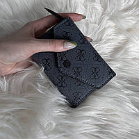 Жіночий маленький компактний гаманець Guess у сірому кольорі
