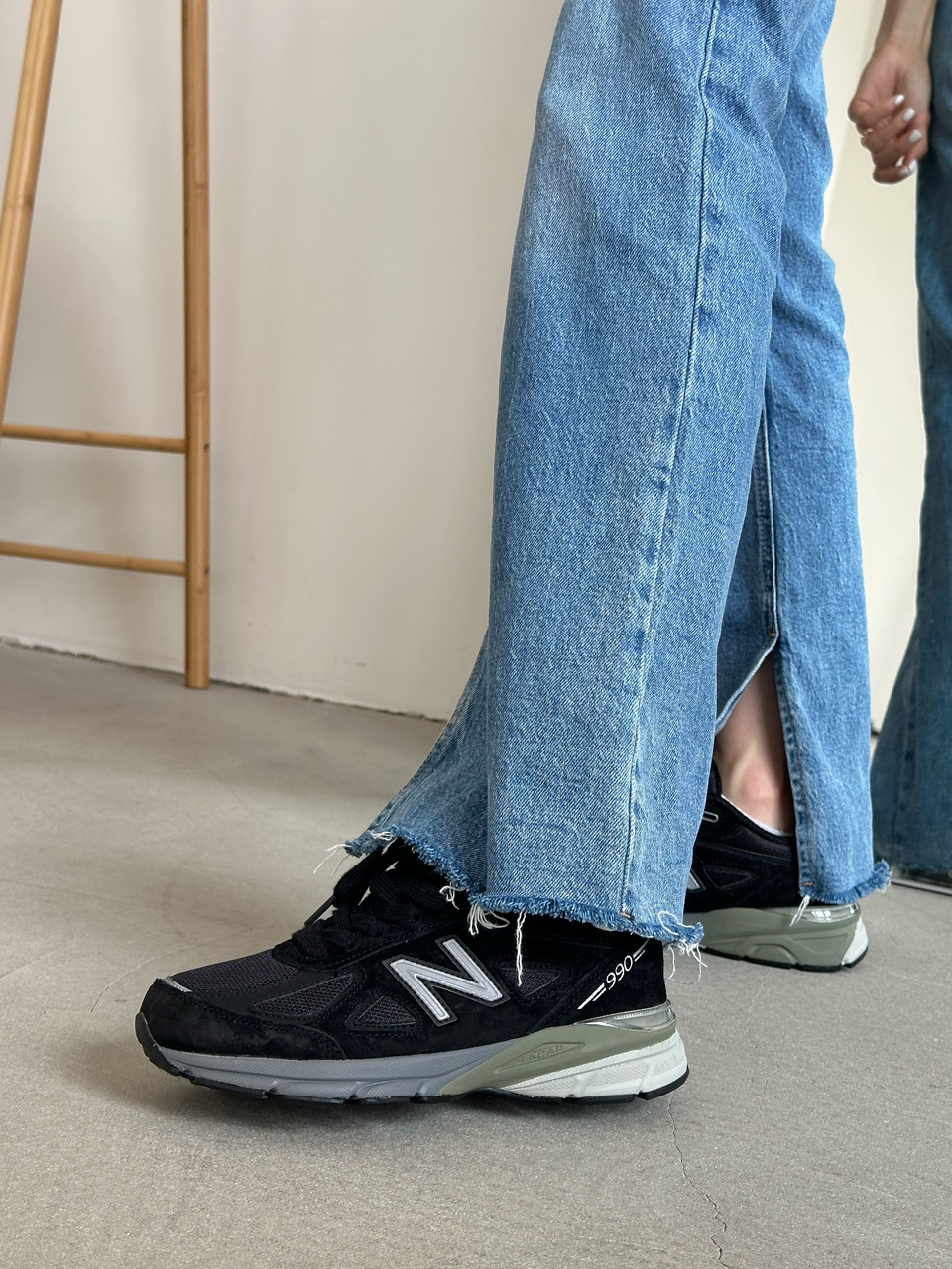 New Balance 990 V4 Black