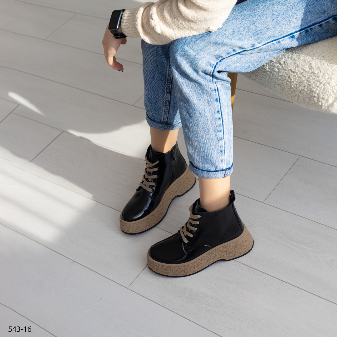 Жіночі демісезонні шкіряні черевики на шнурку та бежевій підошві 36-40, фото 1