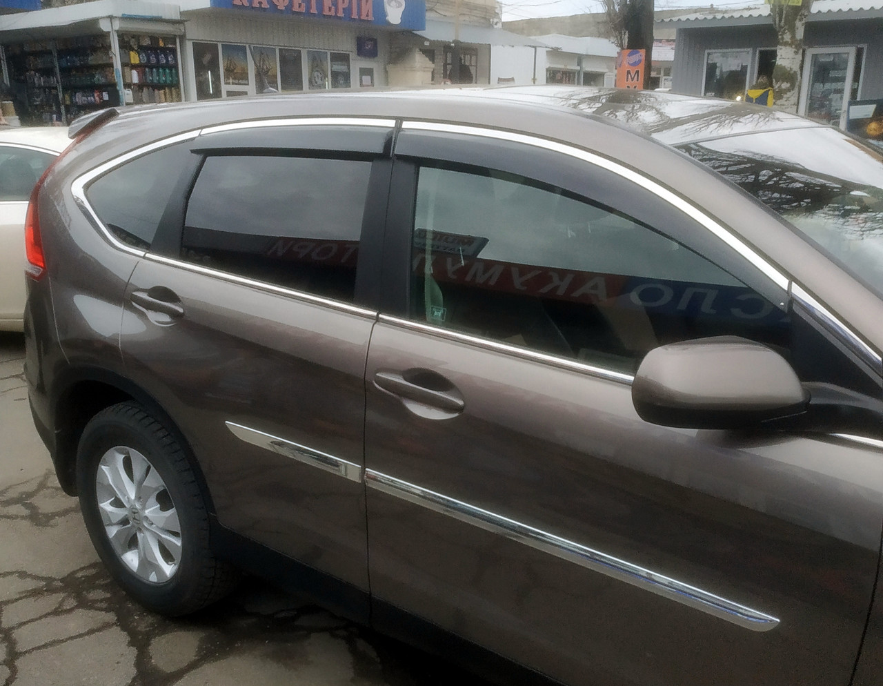 Дефлектори вікон із хром молдингом (вітровики) Honda CR-V 2012-2016 (Fly)
