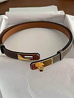 Женский кожаный серый ремень Hermes Kelly 1.8 см с золотой пряжкой и надписью эрмес гермес