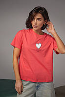 Женская футболка украшена сердцем из бисера и страз - коралловый цвет, S