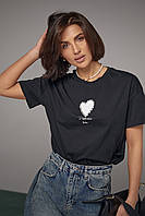 Женская футболка украшена сердцем из бисера и страз - черный цвет, L (есть размеры) M