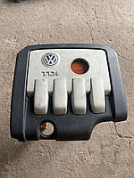Декоративна кришка двигуна Гольф плюc VW 03G103925BG