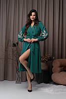 Вышитое зеленого цвета платье на запах из костюмной ткани с вышкой на рукавах размеры 44, 46