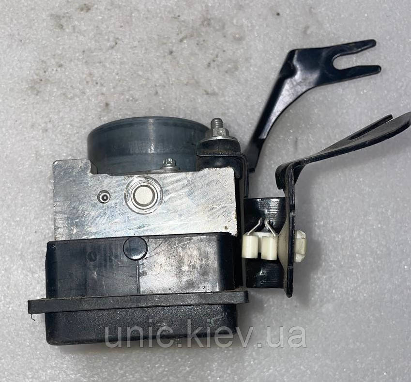 Блок ABS Рено Дастер 1.6 Bosch б/в 8200846463