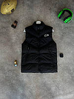 Мужская жилетка Nike черная без капюшона Найк осеняя весенняя Безрукавка демисезонная