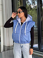 Базовая женская теплая стильная укороченная жилетка весенняя безрукавка с карманами плащевка оверсайз 42-48 Голубой