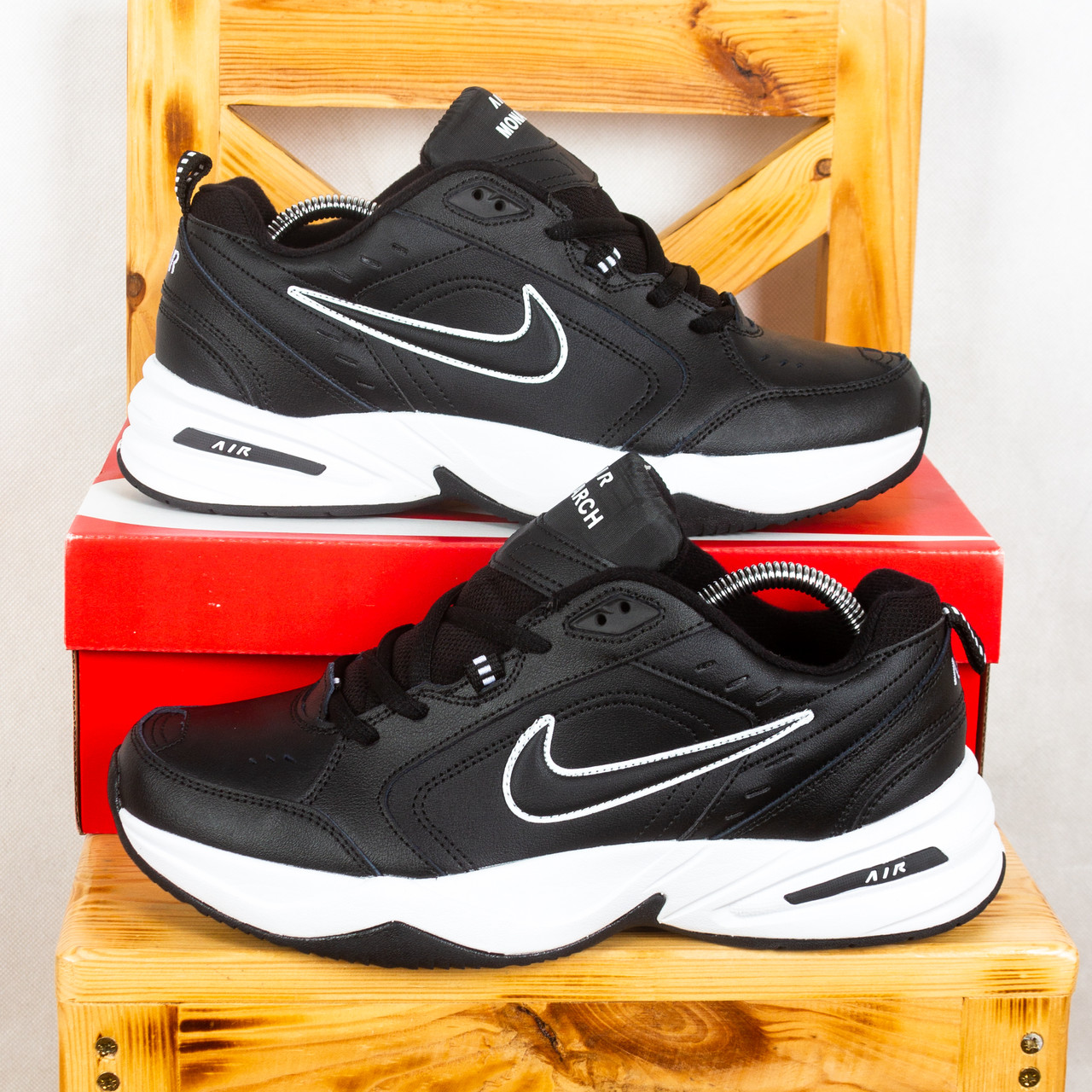 РОЗПРОДАЖ Кросівки Nike Air Monarch чорні з білою підошвою
