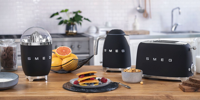 Тостер Smeg TSF01BLMEU (ID#2102858396), ціна: 7999 ₴, купити на Prom.ua