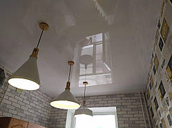 Глянцева натяжна стеля зі встановленням в Києві та області