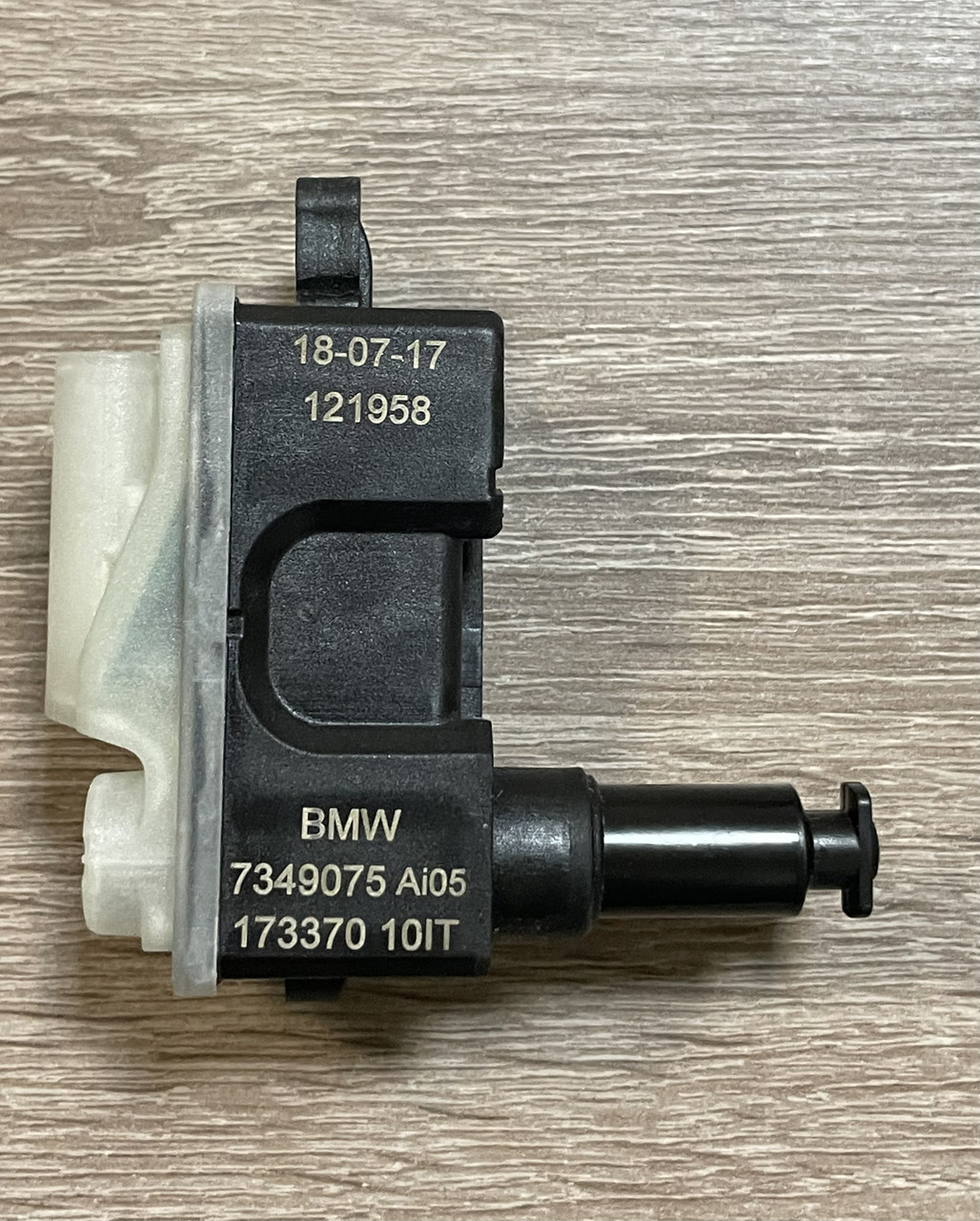 Моторчик кришки паливного баку для BMW p/n 7349045 Ai05 / 173370 10iT