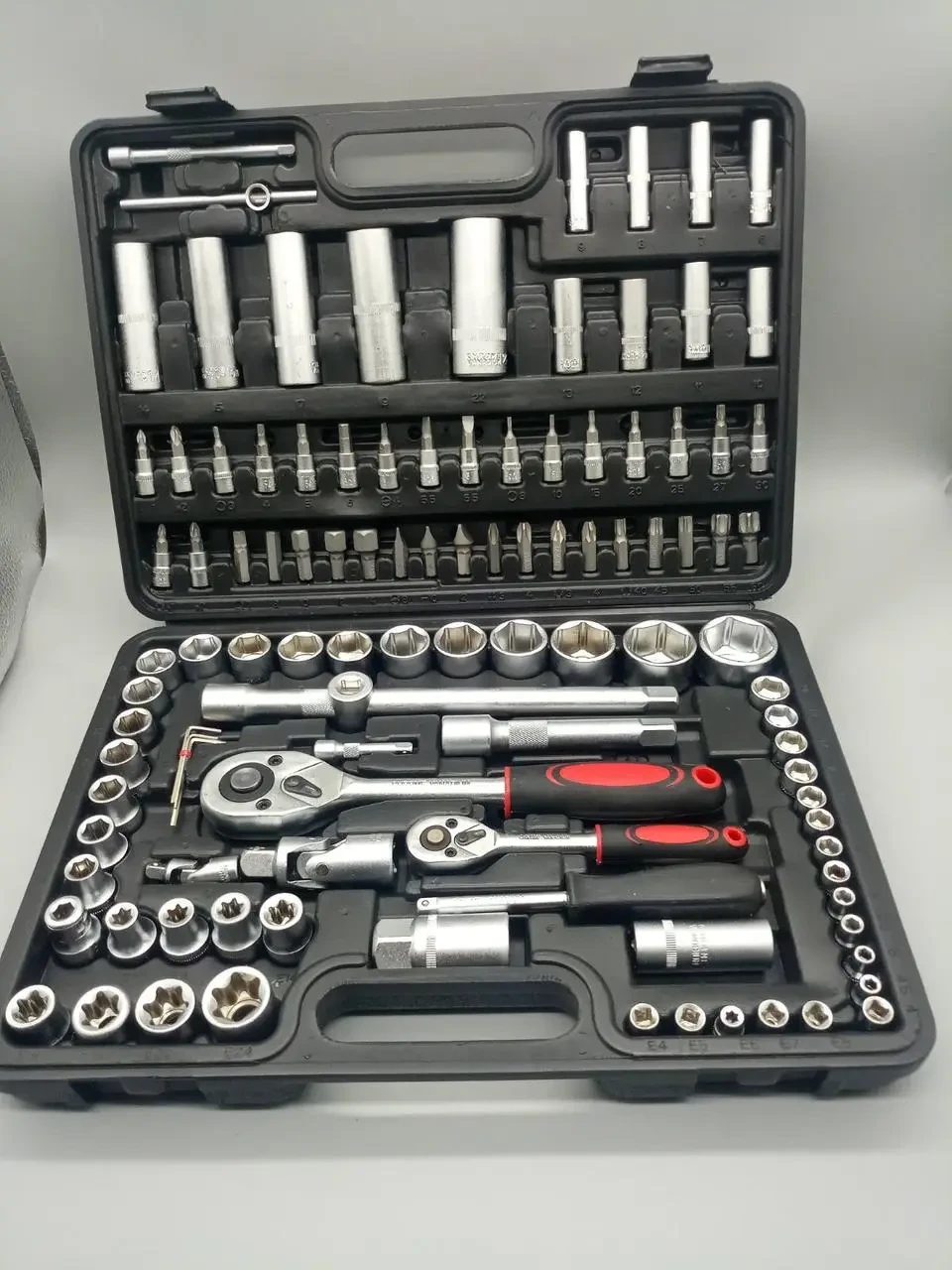 Універсальний набір торцевих головок із тріскачкою 108 пр. Swiss Kraft KS-108pcs TOOL SET