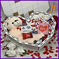 Необычный сладкий набор на день влюбленных, Подарок бокс девушке на 14 февраля с мишкой и кружкой