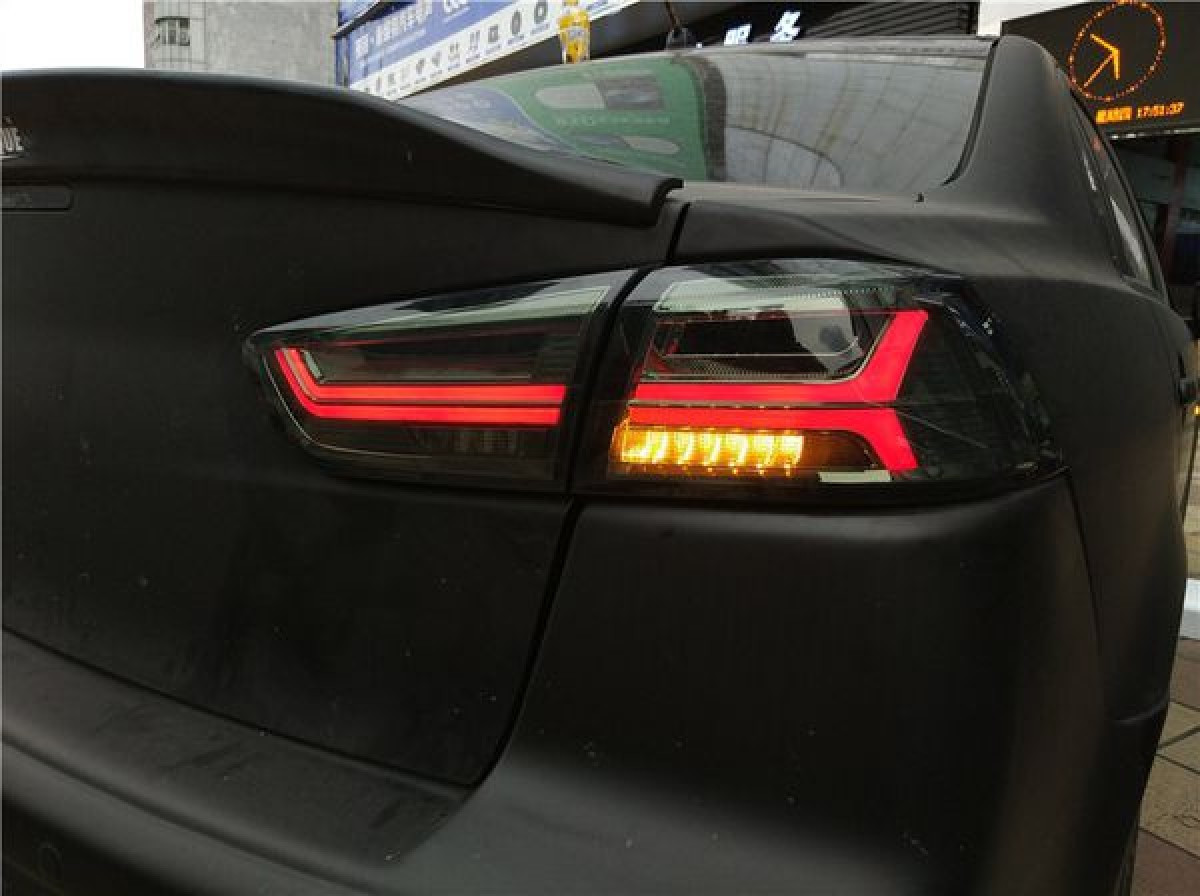 Задні альтернативні ліхтарі в стилі Audi для Mitsubishi Lancer X 2007-2017 димчасті, фото 1