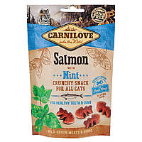Лакомство для кошек Carnilove Crunchy Snack с лососем мятой и свежим мясом 0.05 кг (8595602527175)