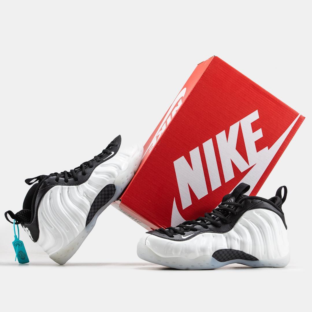 White and hotsell black foamposite