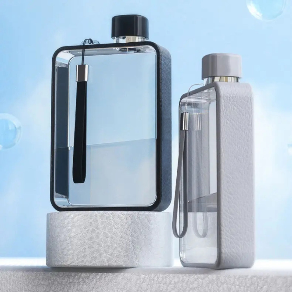 Плоска прозора пляшка з тритану, яка не б'ється при падінні і не виділяє шкідливі BPA. Об'єм:  380 мл.