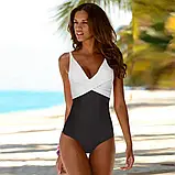 Закритий пляжний чорно-білий жіночий купальник у великих розмірах, фото 4