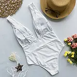Жіночий суцільний купальник білого кольору в ліфі є філіжанки, фото 4