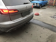 Фаркоп Volkswagen Touareg 2017- (Фольксваген Туарег) польський на болтах