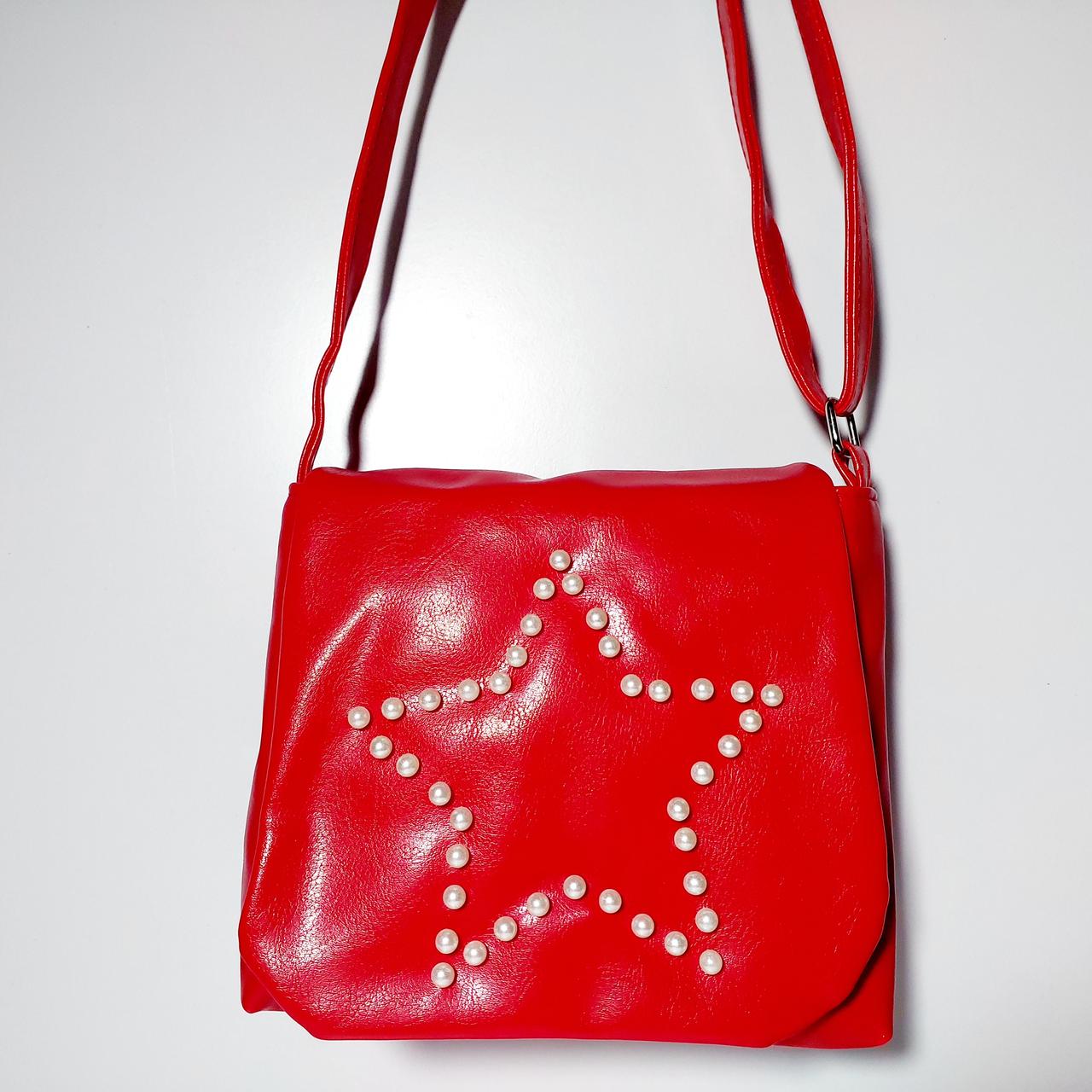 Сумочка дитяча червоного кольору шкірозамінник довга регульована ручка, фото 1