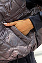 Молодіжний жіночий стьобаний короткий жилет на блискавці з капюшоном 42-44 46-48 розміри Ліфа чорниця, фото 3
