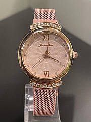 Жіночий наручний годинник із рожевим браслетом код 711