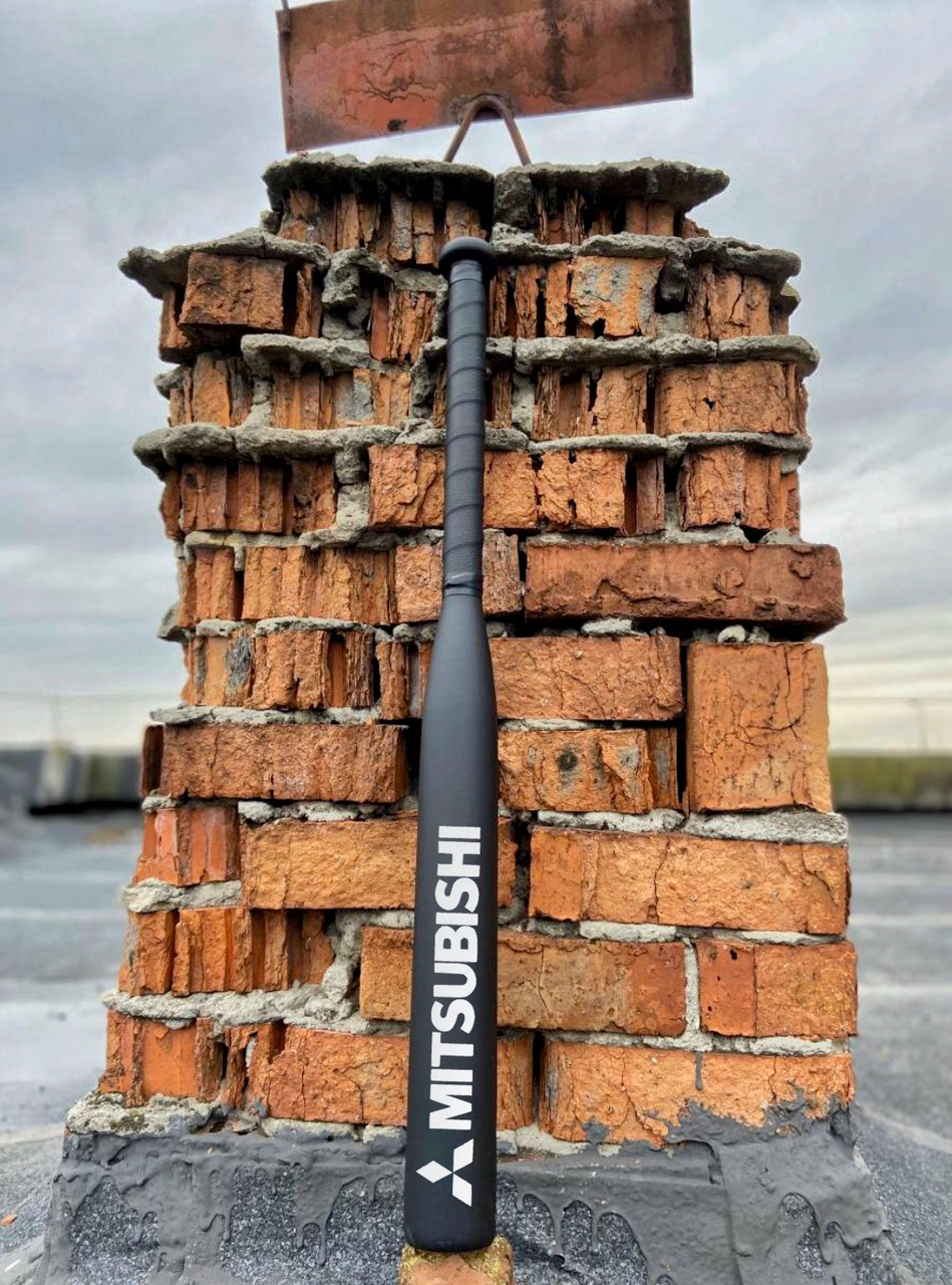 Бейсбольна біта MITSUBISHI Чорна з чорною ручкою