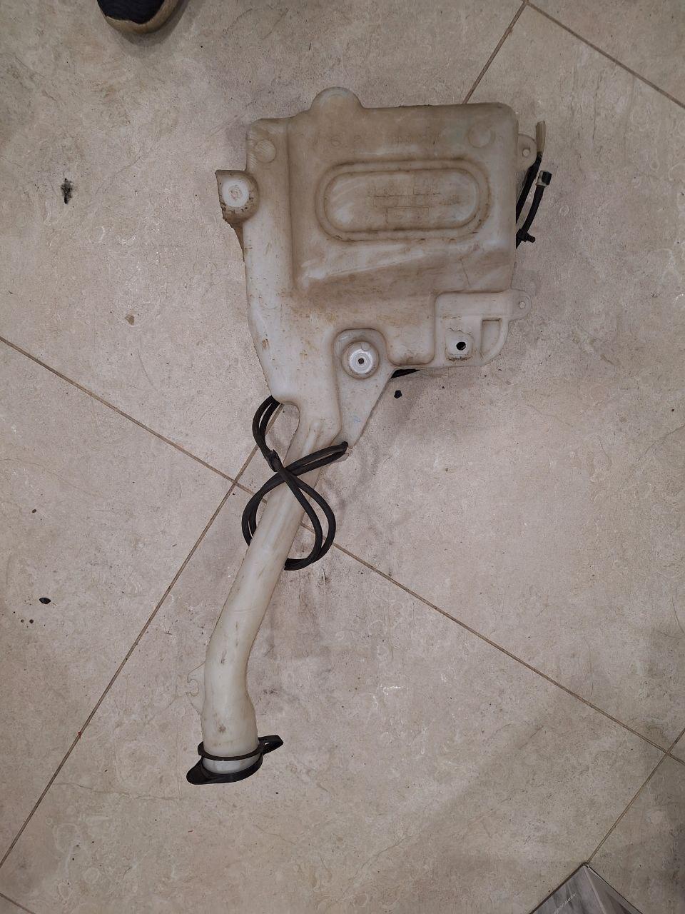 Бачок омивач у зборі з мотором та трубками Ford Explorer 3.5л 2.3л 3.7л 2016-2019 б/у оригінал, фото 1