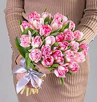 25 пионовидных розовых тюльпанов
