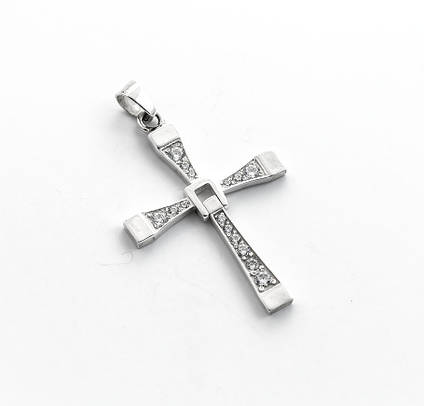 Хрест ВінДісел зі срібла 925 проби, магазин Myuvelir