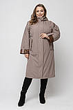 Жіночий весняний плащ великих розмірів M-1054 капучіно. розміри 52-68, фото 3