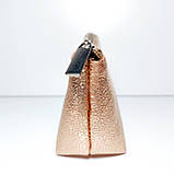 Косметичка блискуча шкірозамінник золотиста із широким дном, фото 2