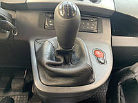 Чехол КПП (кожа) для Renault Kangoo 2008-2020 гг