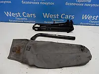 Домкрат з ключем в чохлі Opel Corsa з 1993  по2004