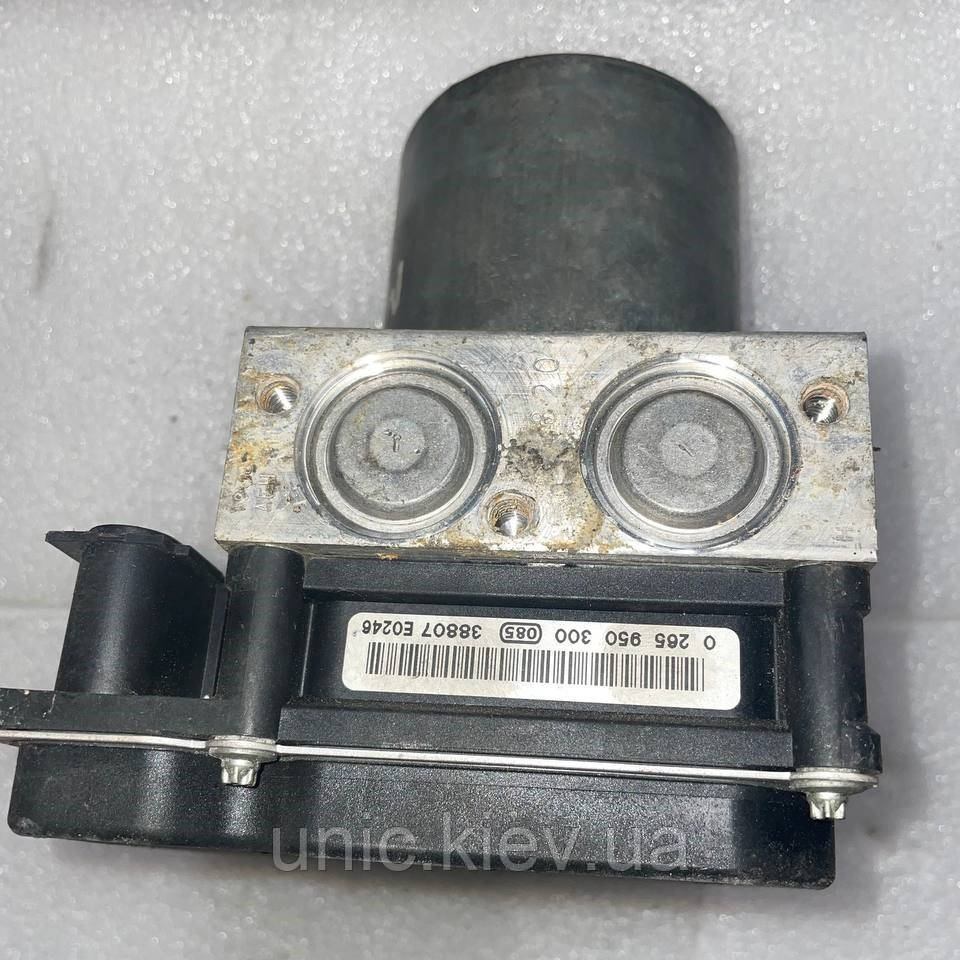 Блок ABS Рено Меган 2, Сценік 2 1.5, 1.9 BOSCH б/в 8200038702