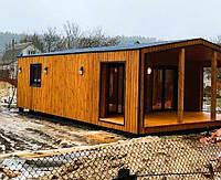 Bau und Produktion schlüsselfertiger Modulhäuser der Firma Thermowood Production. Video