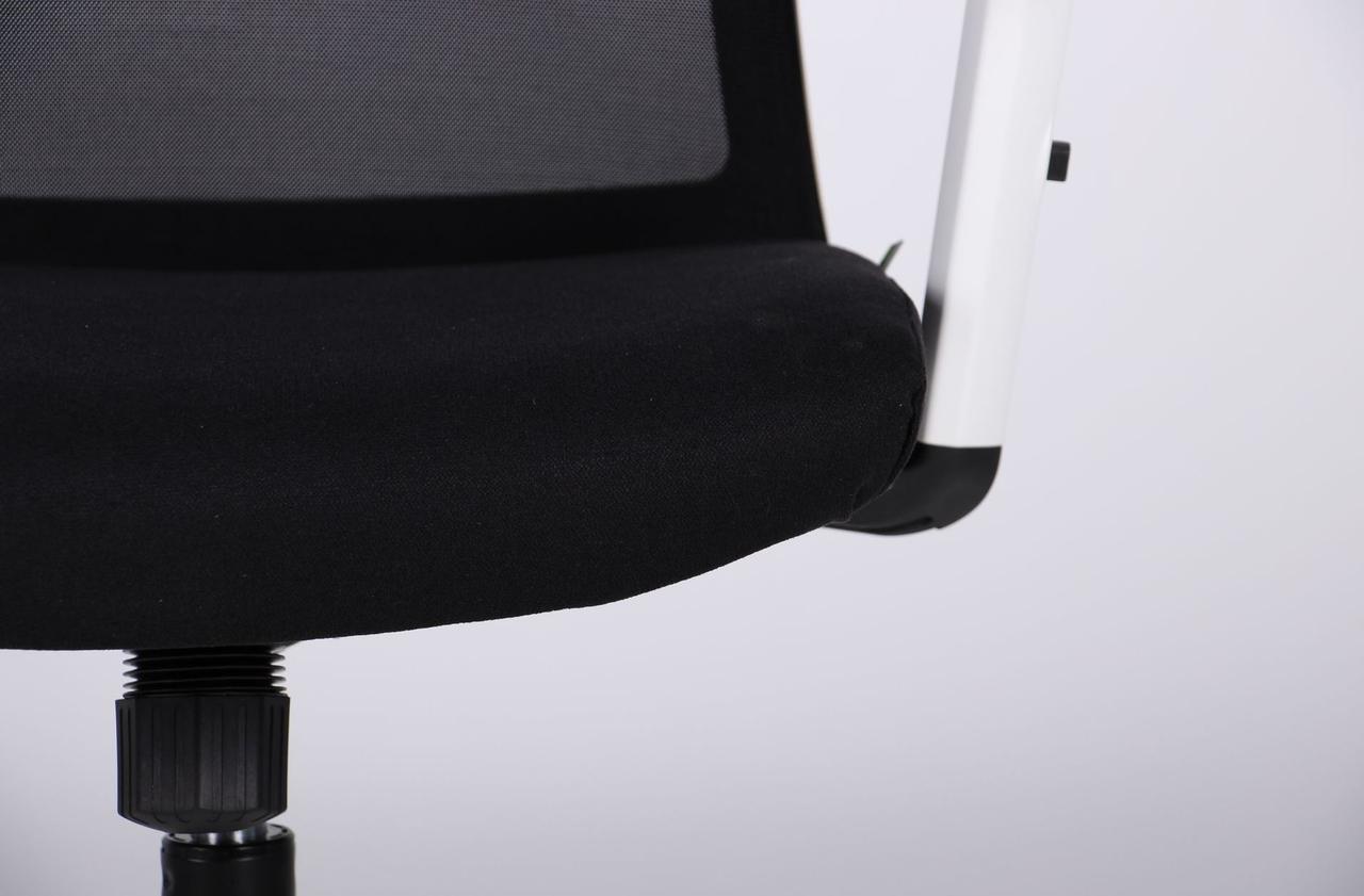 Офисное кресло с регулировкой подлокотников и синхромеханизмом Uran White HR Нест-01/Сетка HY-100 черная AMF - фото 5 - id-p2105493323