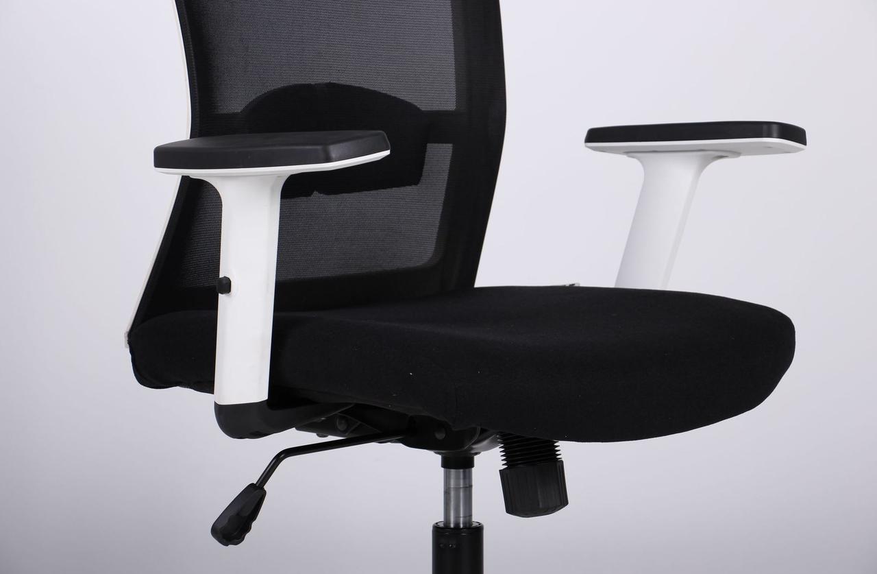 Офисное кресло с регулировкой подлокотников и синхромеханизмом Uran White HR Нест-01/Сетка HY-100 черная AMF - фото 6 - id-p2105493323